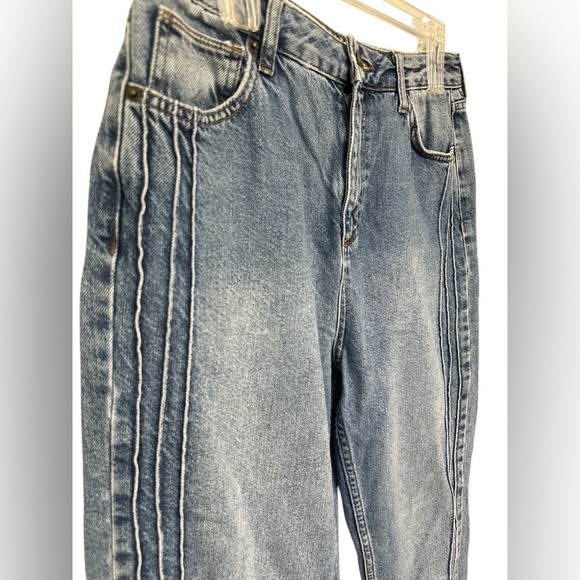 BDG Urban Outfitters Mom Jeans W/ Unique Pinstripe Seams Women’s Size 30 - Picture 2 of 7